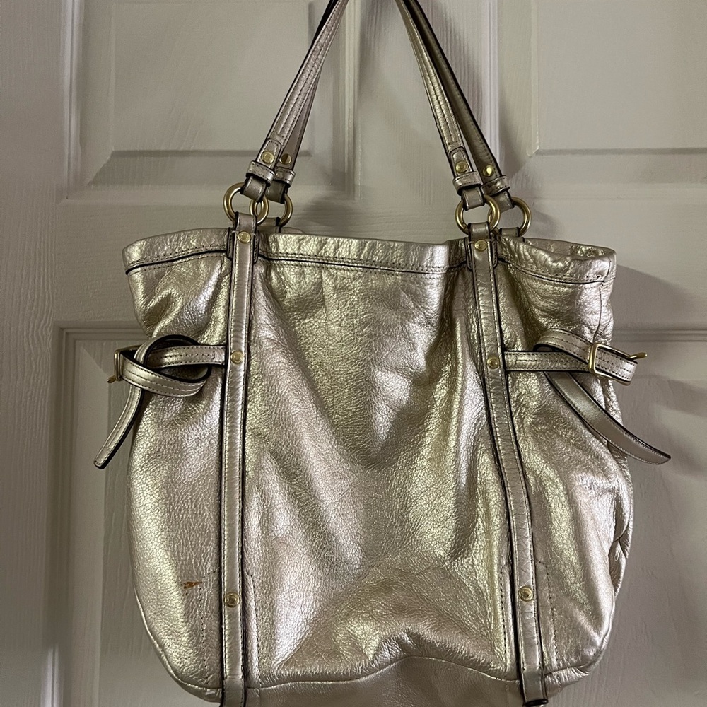 Coach Audrey metallic gold bag. Very good used condition! - Picture 4 of 6